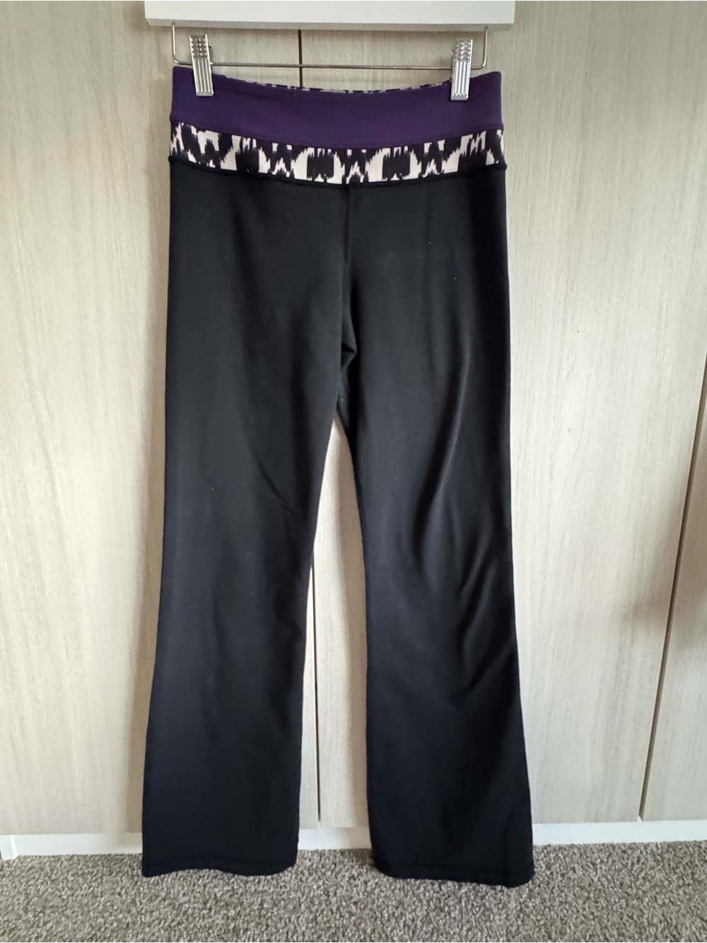 lululemon athletica Black flare legging Purple and White Patterned Waistband